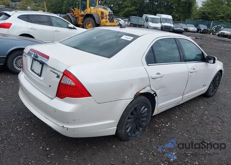 2010 Ford Fusion Hybrid z USA, uszkodzony, nr VIN 3FADP0L30AR295336